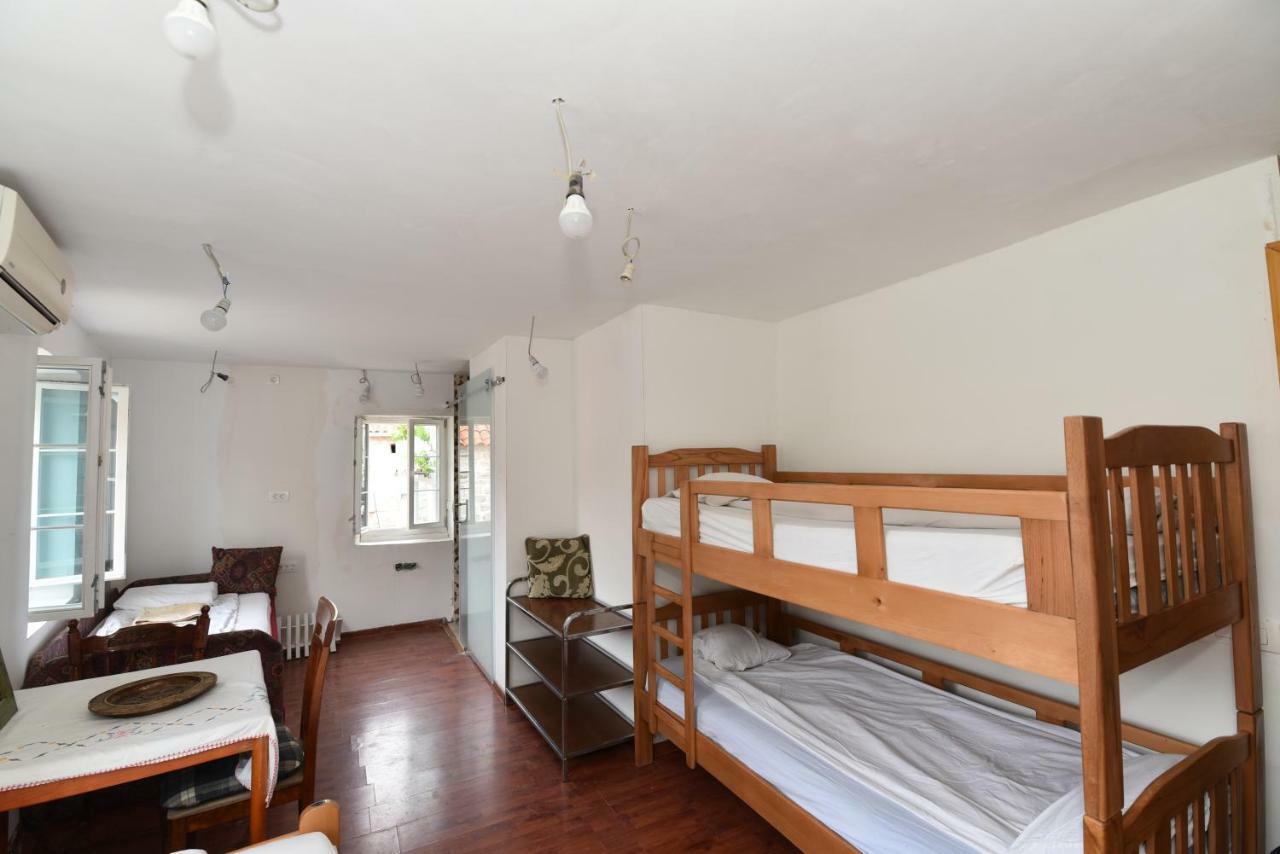 Hostel Michel 부드바 외부 사진